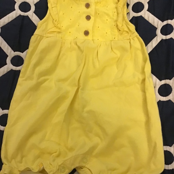 Carter’s Romper onesies - 9 Mo. (3x total) - Picture 5 of 6